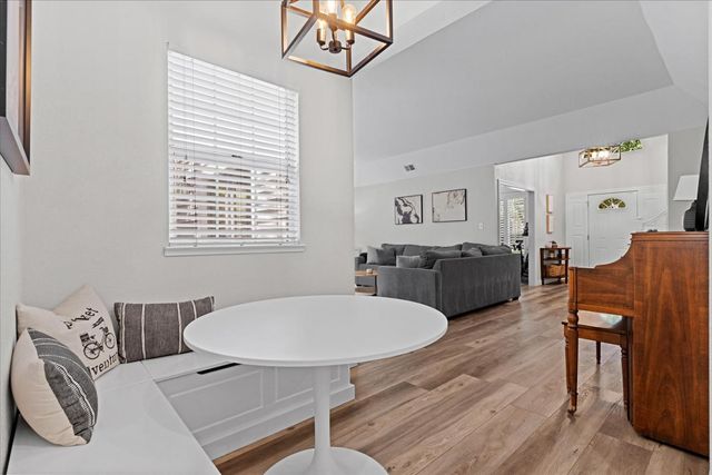 41 Heritage Wood Cir, Sacramento, CA 95831