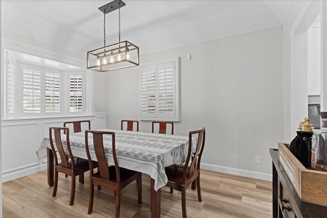41 Heritage Wood Cir, Sacramento, CA 95831