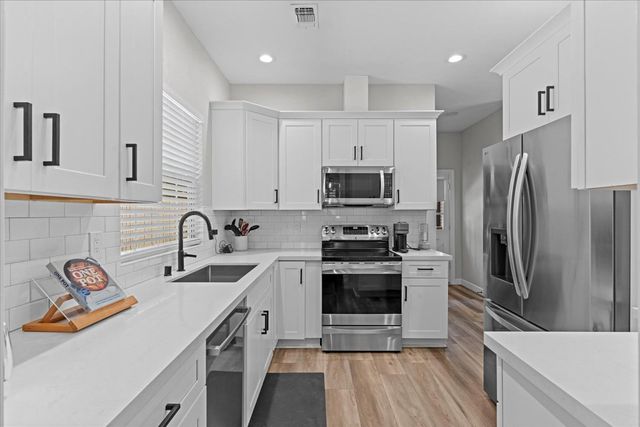 41 Heritage Wood Cir, Sacramento, CA 95831