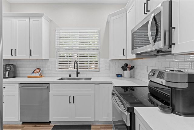 41 Heritage Wood Cir, Sacramento, CA 95831