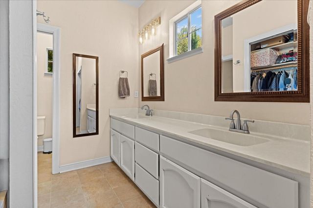 41 Heritage Wood Cir, Sacramento, CA 95831