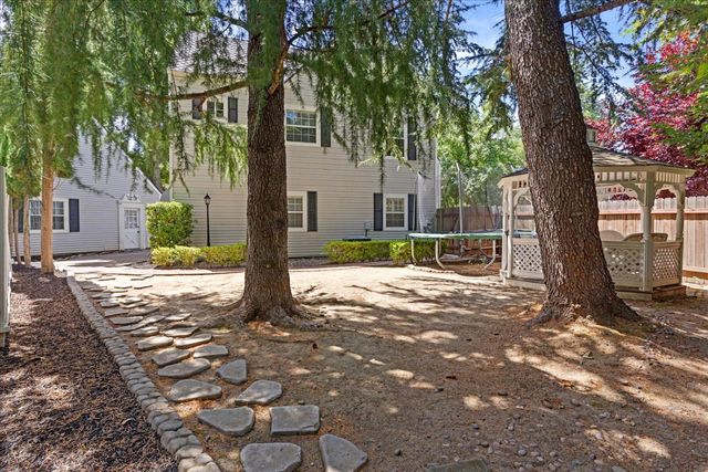 41 Heritage Wood Cir, Sacramento, CA 95831