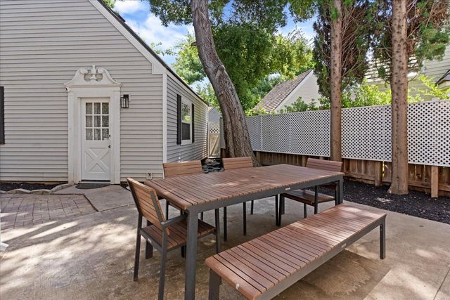 41 Heritage Wood Cir, Sacramento, CA 95831