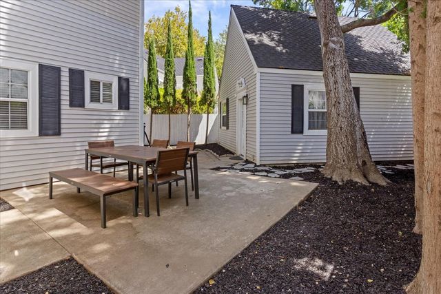 41 Heritage Wood Cir, Sacramento, CA 95831