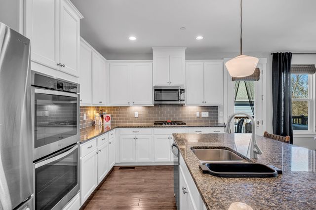 111 Ellersly Way, Kingston Springs, TN 37082