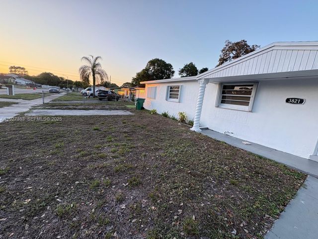 3821 NW 208th St, Miami Gardens, FL 33055