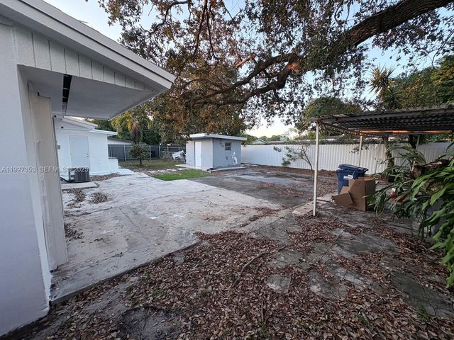 3821 NW 208th St, Miami Gardens, FL 33055