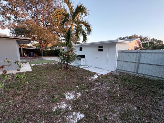 3821 NW 208th St, Miami Gardens, FL 33055