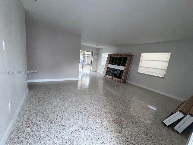 3821 NW 208th St, Miami Gardens, FL 33055