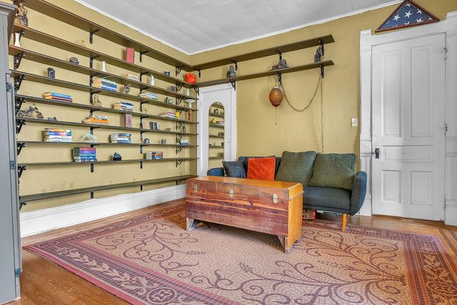 623 W Milroy Avenue, Rensselaer, IN 47978