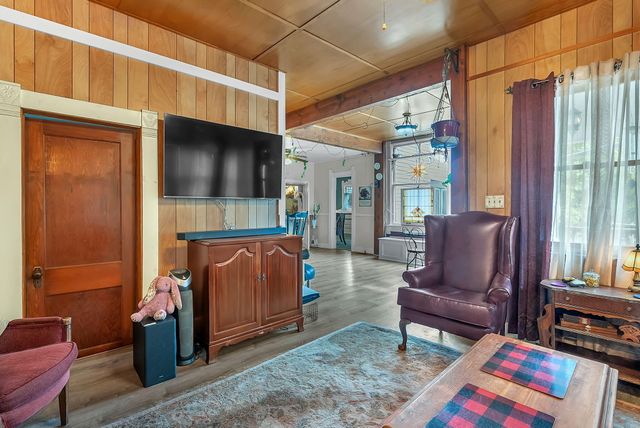 623 W Milroy Avenue, Rensselaer, IN 47978