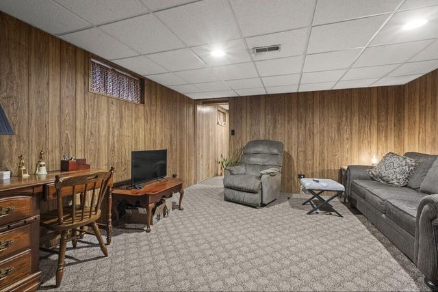 2557 Howard Castle Drive, Dyer, IN 46311