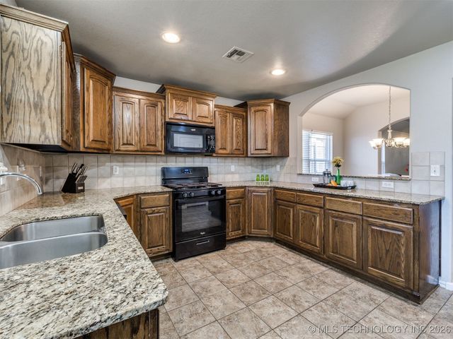 13318 S 21st Court, Bixby, OK 74008