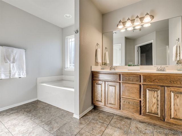 13318 S 21st Court, Bixby, OK 74008