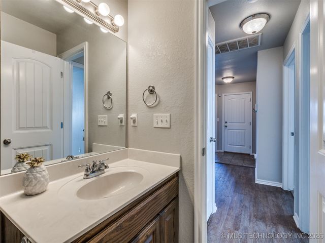 13318 S 21st Court, Bixby, OK 74008