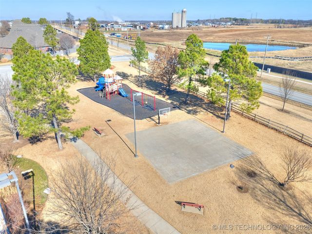 13318 S 21st Court, Bixby, OK 74008