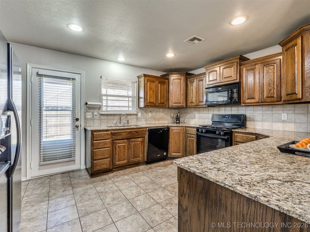 13318 S 21st Court, Bixby, OK 74008