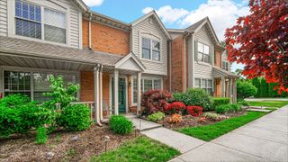 2888 Cambridge Way, Highland, IN 46322