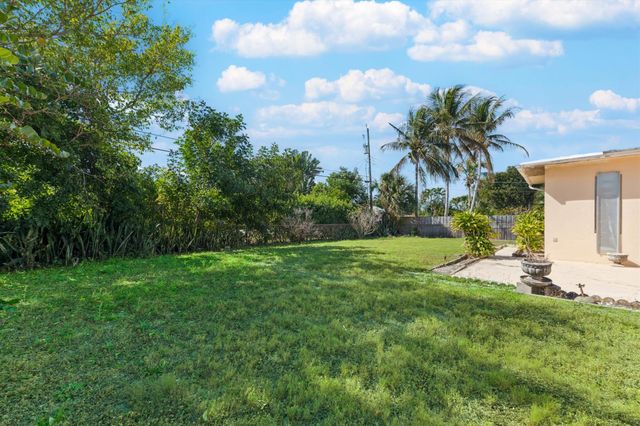 151 Duke Drive, Lake Worth Beach, FL 33460