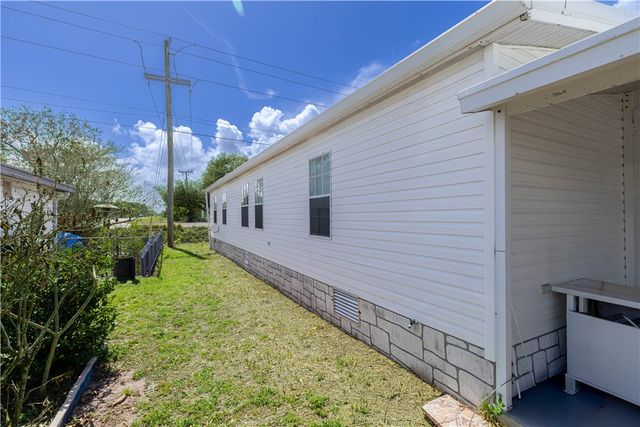 835 Vireo Drive, Barefoot Bay, FL 32976