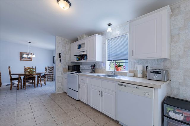 835 Vireo Drive, Barefoot Bay, FL 32976