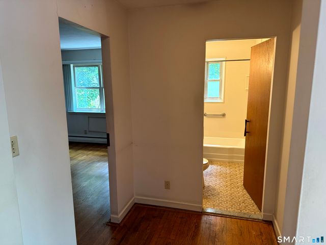 70 Grove Hill Street 2H, New Britain, CT 06052