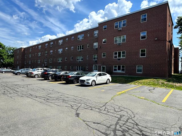 70 Grove Hill Street 2H, New Britain, CT 06052