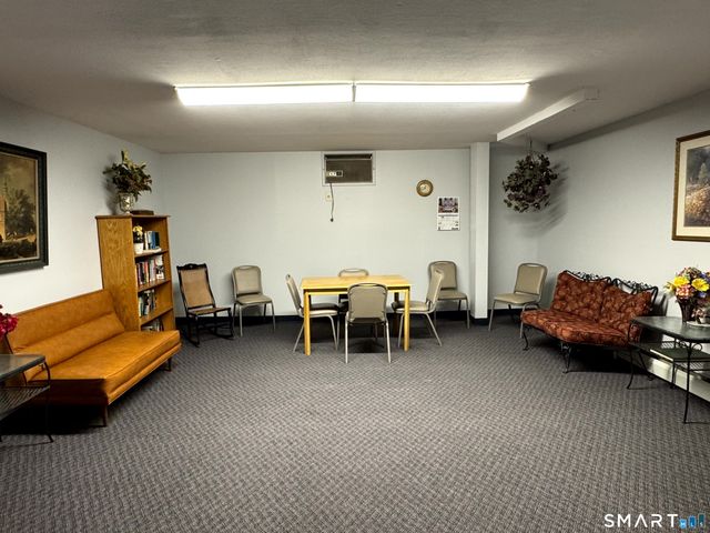 70 Grove Hill Street 2H, New Britain, CT 06052