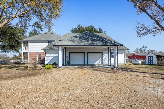 3151 Running River Lane, Washington, TX 77880
