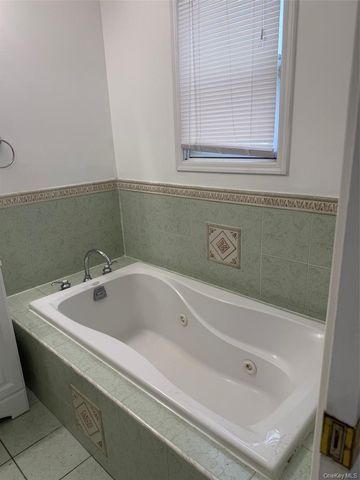 60 Columbia Avenue, Cedarhurst, NY 11516