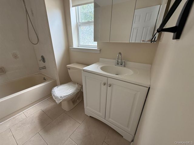 60 Columbia Avenue, Cedarhurst, NY 11516
