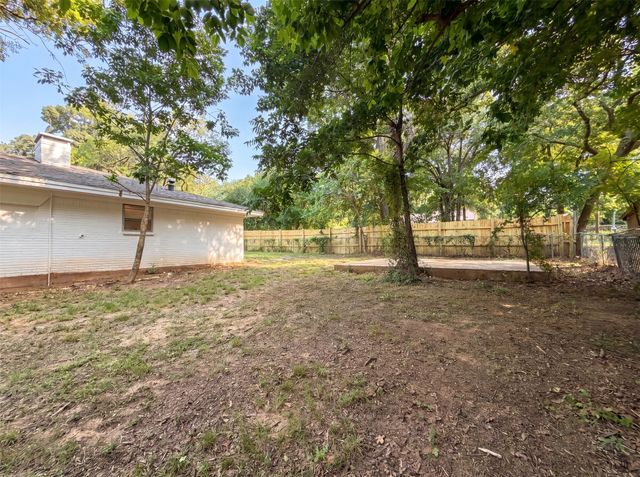 437 Denison Drive, Pottsboro, TX 75076