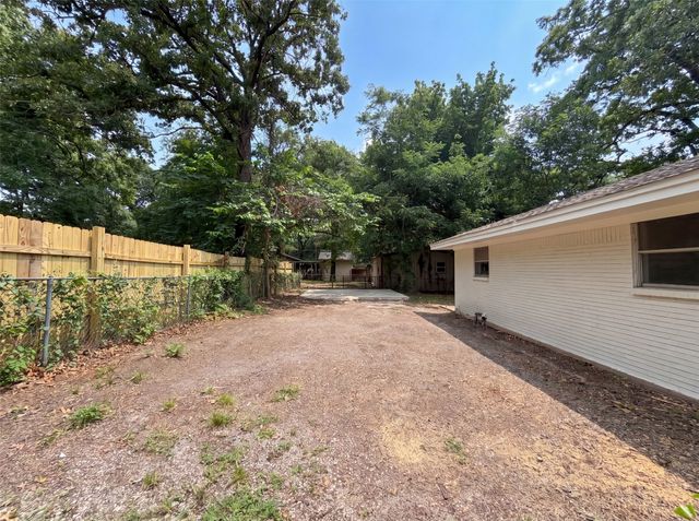 437 Denison Drive, Pottsboro, TX 75076