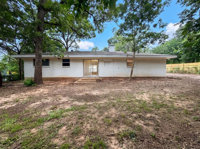437 Denison Drive, Pottsboro, TX 75076