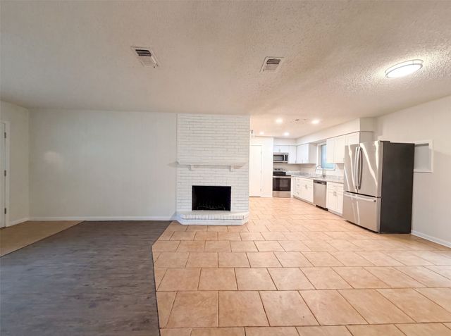 437 Denison Drive, Pottsboro, TX 75076
