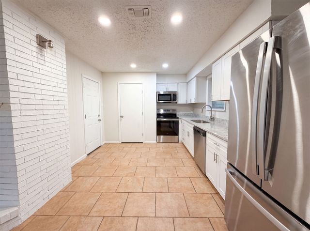 437 Denison Drive, Pottsboro, TX 75076
