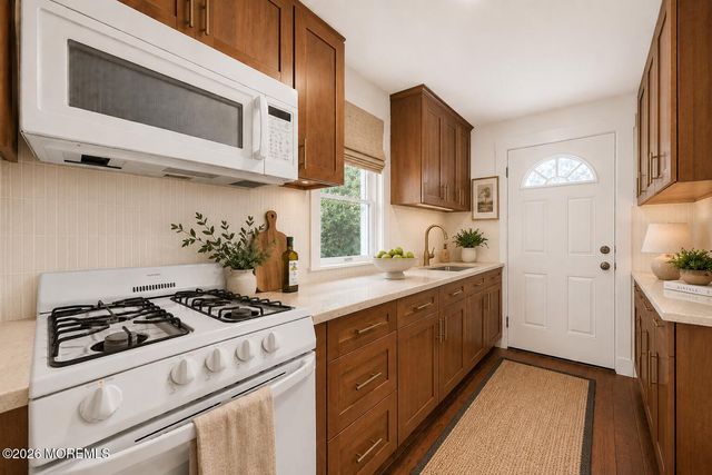 21 Westra Street, Interlaken, NJ 07712