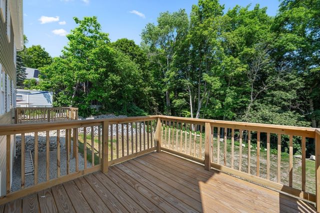 93 Brown St B, Leicester, MA 01611