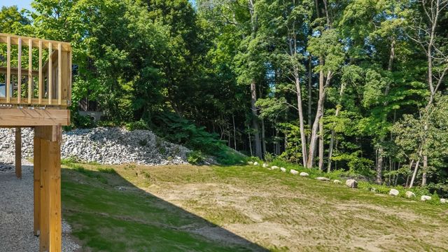 93 Brown St B, Leicester, MA 01611