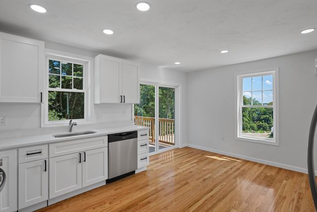 93 Brown St B, Leicester, MA 01611