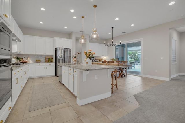 262 Gemstone Ln, Ripon, CA 95366