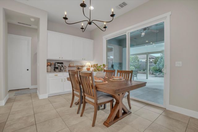 262 Gemstone Ln, Ripon, CA 95366