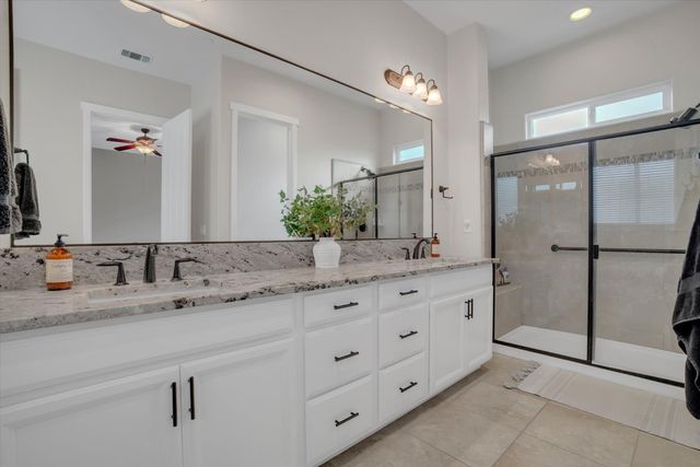 262 Gemstone Ln, Ripon, CA 95366