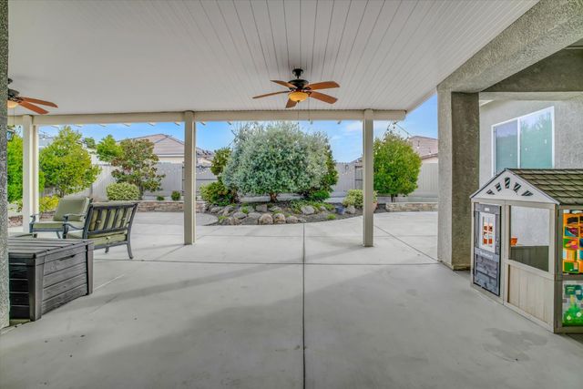262 Gemstone Ln, Ripon, CA 95366