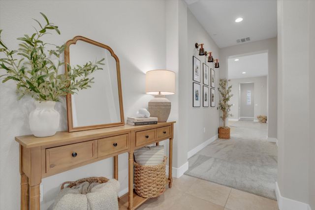 262 Gemstone Ln, Ripon, CA 95366