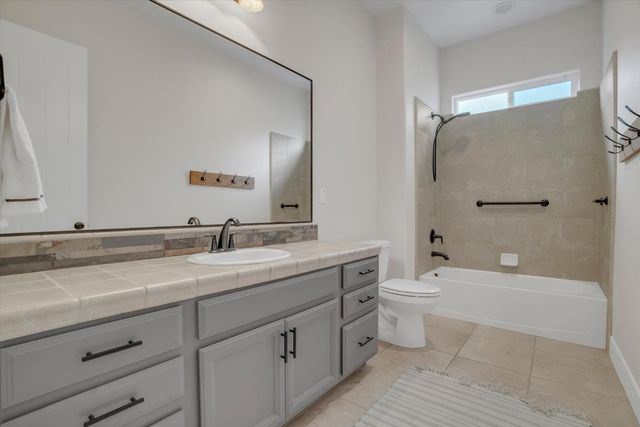 262 Gemstone Ln, Ripon, CA 95366