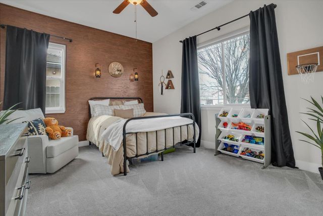 262 Gemstone Ln, Ripon, CA 95366