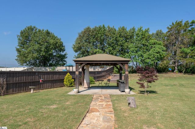 7 Common Oaks Court, Simpsonville, SC 29681
