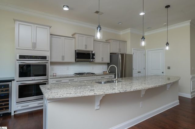 7 Common Oaks Court, Simpsonville, SC 29681