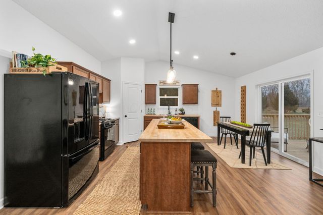 6685 State Route 37 W, Ostrander, OH 43061